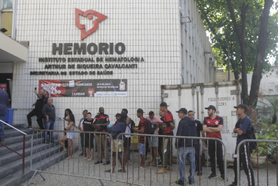 Doação de sangue no Hemorio bate recorde após campanha distribuir ingressos para jogo do Flamengo