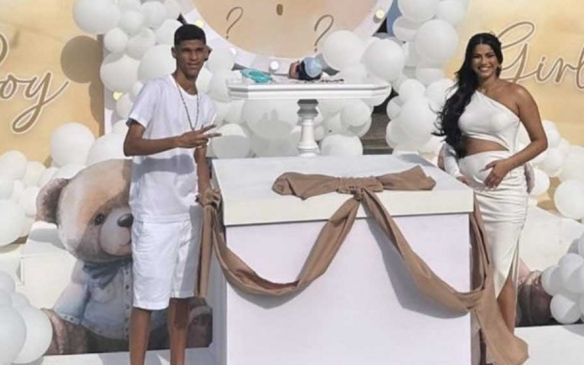 Fim de namoro? Luva de Pedreiro fala em pens&atilde;o no Instagram: ‘Sou inamor&aacute;vel’