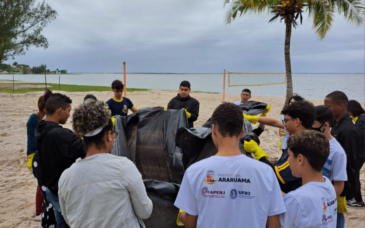 Ação no Dia Mundial da Limpeza de Rios e Mares