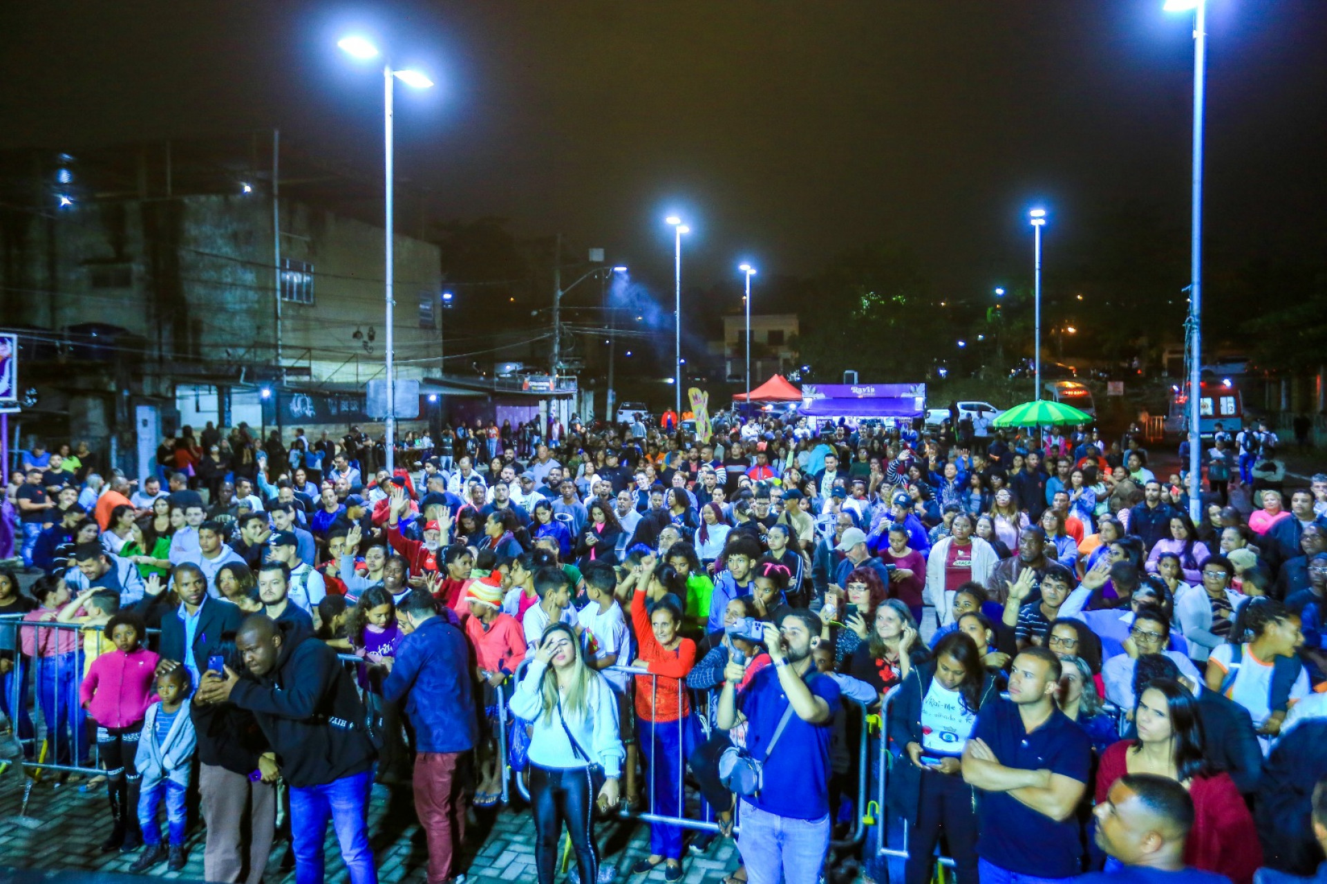O p&uacute;blico vibrou com o repert&oacute;rio Marquinhos Gomes, Ronaldo Santos e Filipe Bitencourt - Rafael Barreto/PMBR