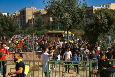 Al-Nassr, de Cristiano Ronaldo, é recebido com festa de multidão no Irã