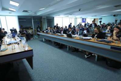 Mendonça autoriza ex-assessor de Bolsonaro a não comparecer à CPMI