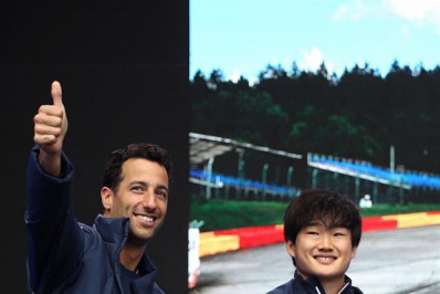 F1: AlphaTauri se aproxima de renovação com Tsunoda, e Ricciardo deve permanecer em 2024
