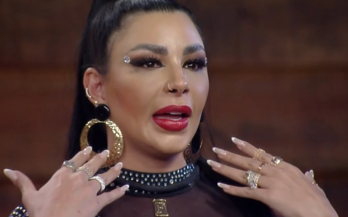 Jenny, que &eacute; influenciadora, costuma afirmar publicamente que &eacute; filha adotiva da artista  - Reprodu&ccedil;&atilde;o / Record TV