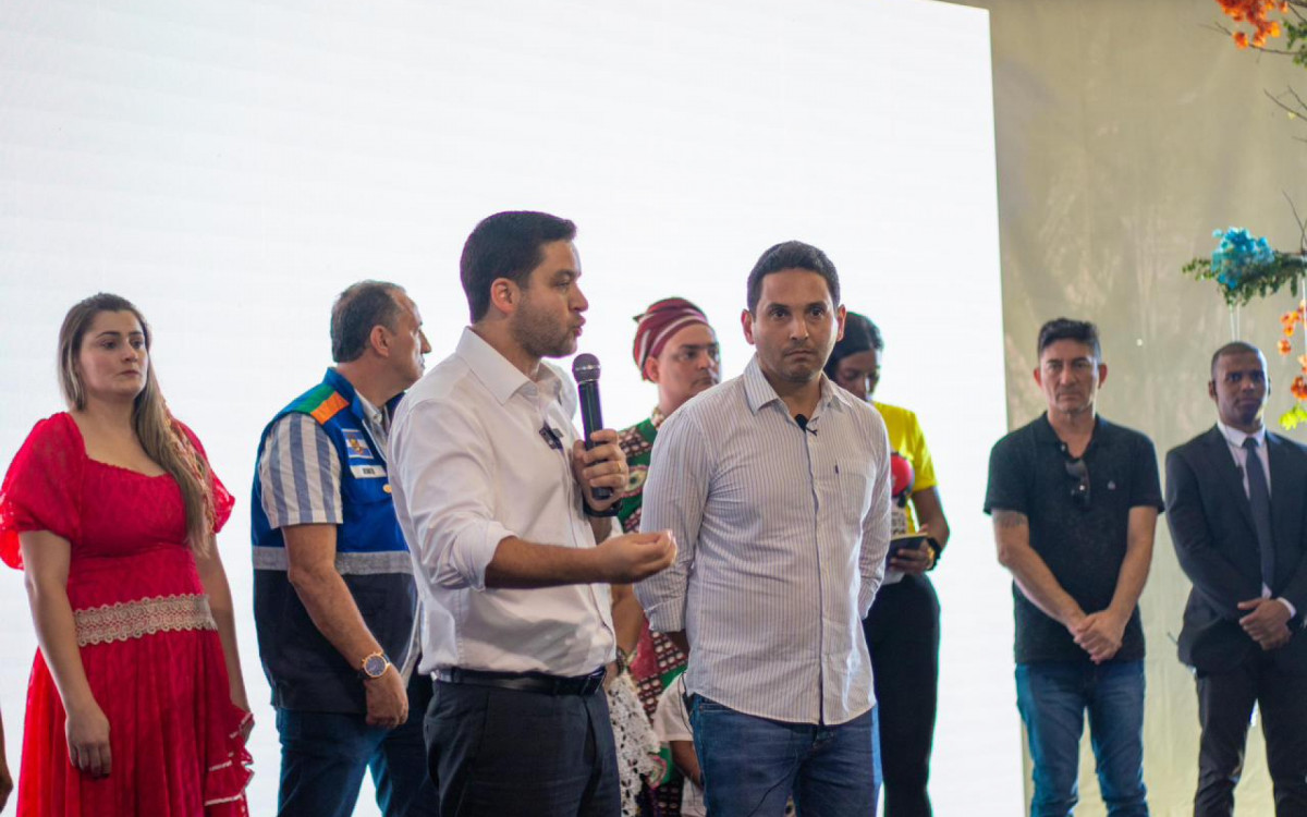 O vice-governador Thiago Pampolha, ao lado do prefeito Abraãozinho, prestigiaram a abertura do evento e destacaram a importância do festival para a Baixada Fluminense