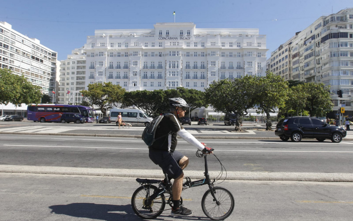As temperaturas podem variar entre 40 °C e 18 °C nesta terça (19)