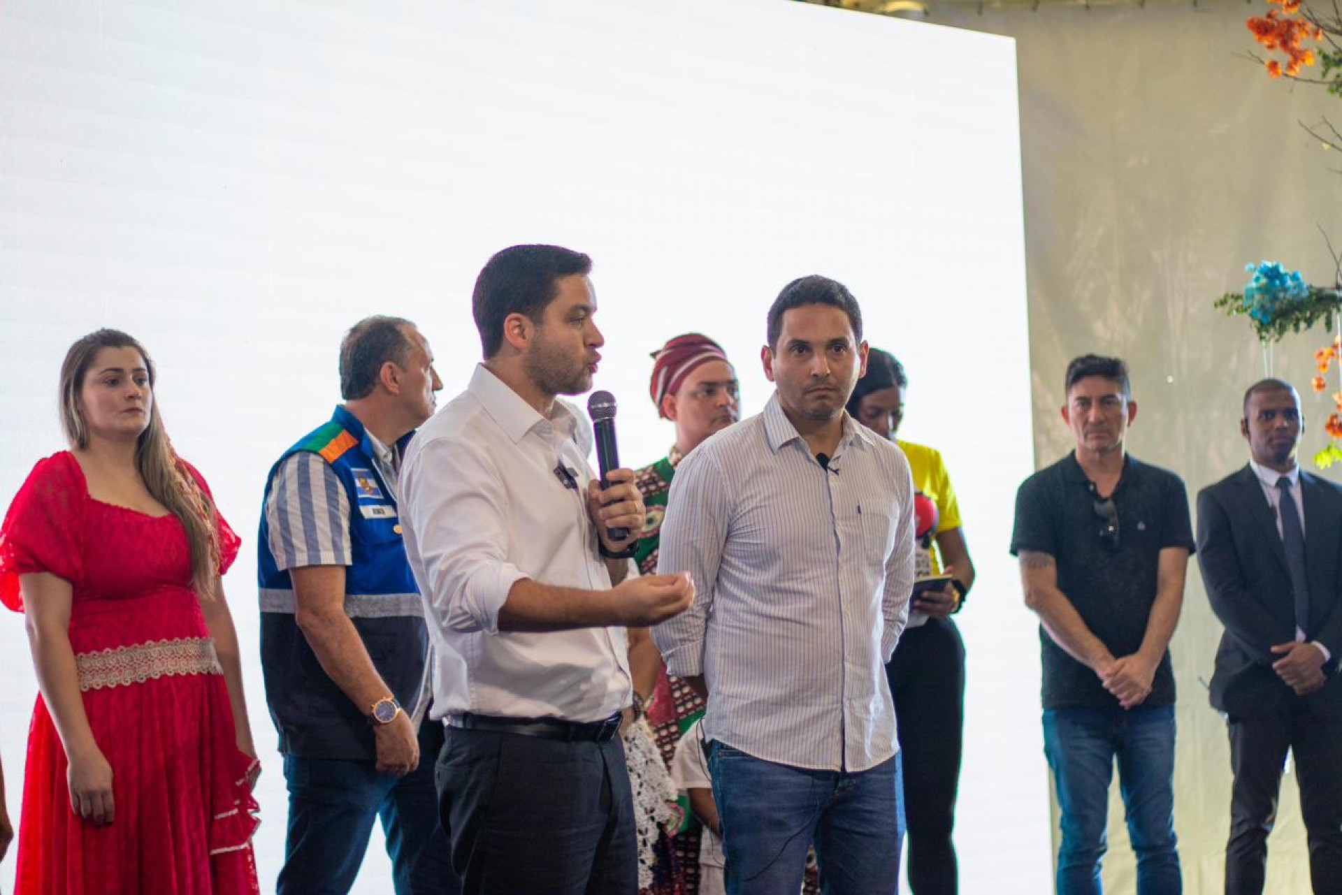 O vice-governador Thiago Pampolha, ao lado do prefeito Abraãozinho, prestigiaram a abertura do evento e destacaram a importância do festival para a Baixada Fluminense - Giulia Nascimento / PMN