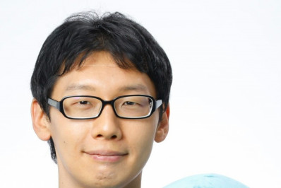 Japonês que se casou com cantora virtual luta pelo direito de amar personagem