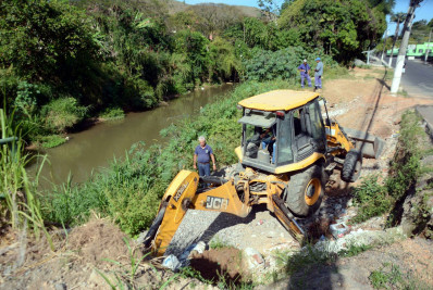 Prefeitura inicia construção de muro de contenção no bairro Santa Maria II