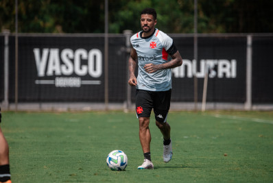 Vasco terá dois desfalques no confronto direto com o Goiás