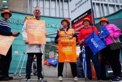 Médicos e residentes preparam grande greve no Reino Unido
