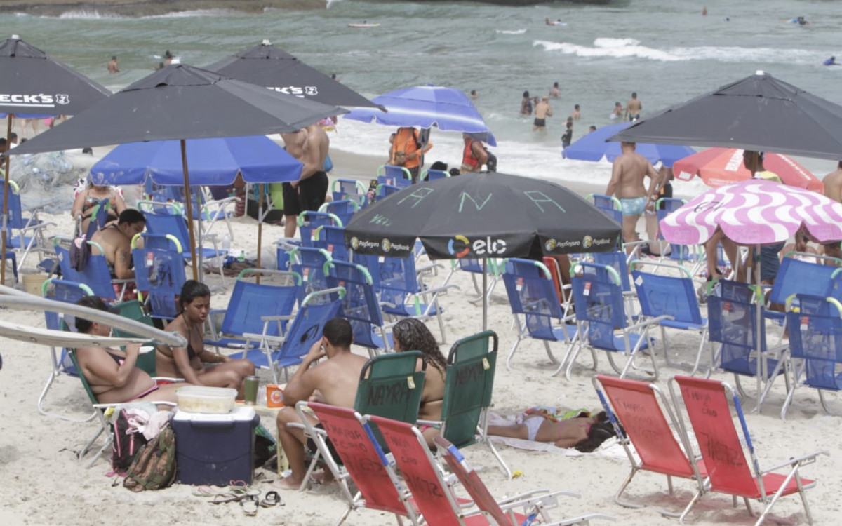 Cariocas aproveitam praia no Recreio, na Zona Oeste - Marcos Porto/Agência O DIA