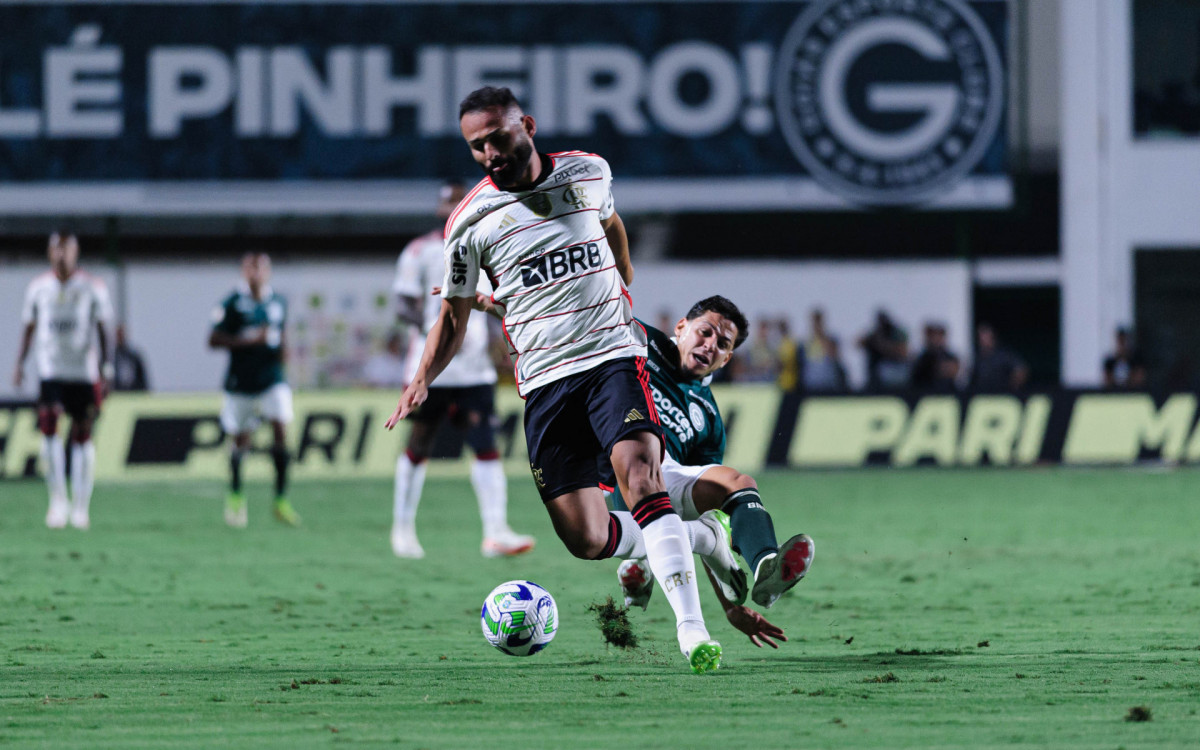 Ontem, na Serrinha, em Goiânia, o Rubro-Negro foi mal novamente e empatou em 0 a 0 com o Goiás