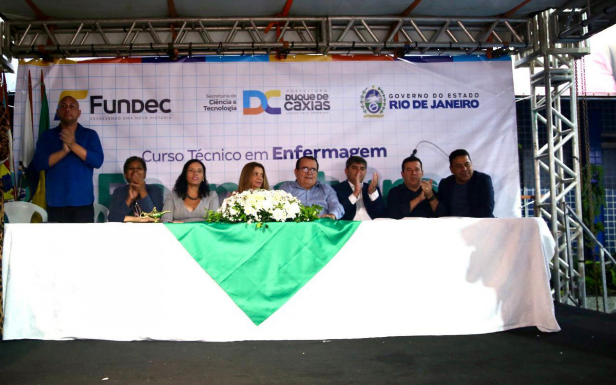 Fundec realiza cerim&ocirc;nia de formatura do curso t&eacute;cnico em enfermagem - Divulga&ccedil;&atilde;o