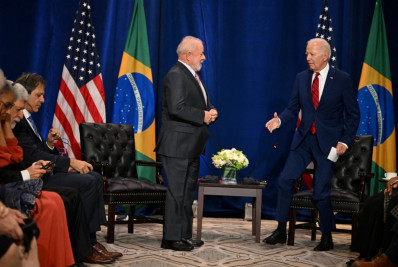 Brasil e EUA se dizem preocupados com uso de IA no mundo do trabalho