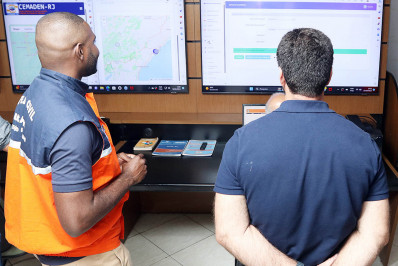 Centro de monitoramento e operações fortalece Defesa Civil e educação em Macaé