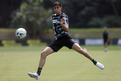 Botafogo deve emprestar atacante para clube chileno