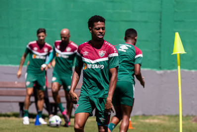 De olho na Libertadores, Keno espera recuperação do Fluminense no Brasileirão