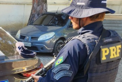 Menina de 7 anos tem sapato atingido por tiro durante perseguição policial