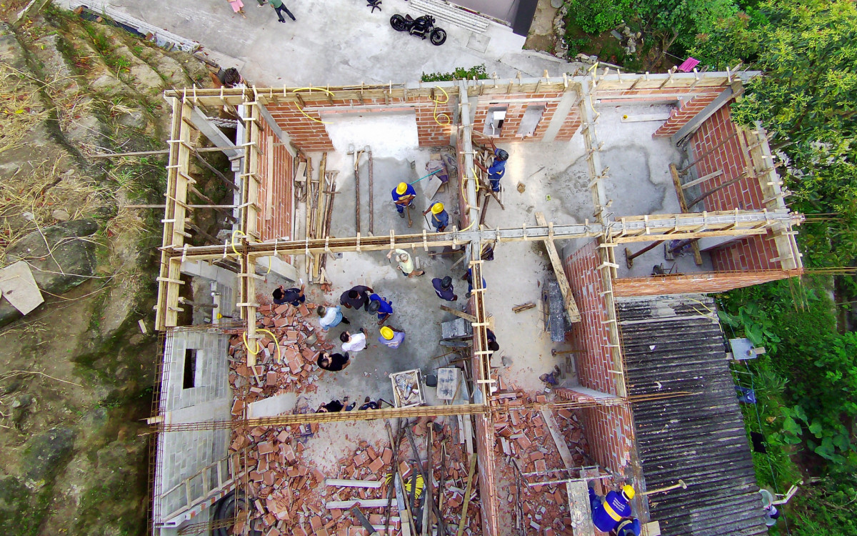 O responsável pelo imóvel já havia sido autuado e a obra embargada anteriormente