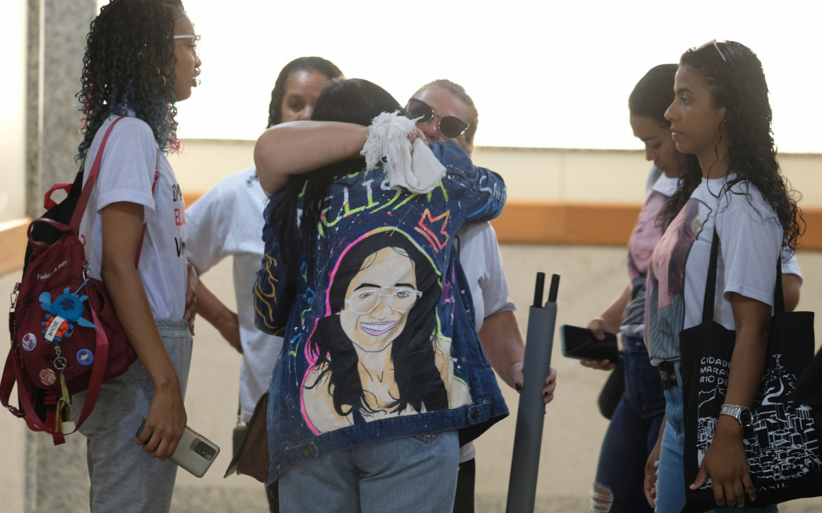 Amigos de  Vitorya Melissa comparecem ao julgamento de Matheus Santos da Silva  - Pedro Ivo/Ag&ecirc;ncia O Dia