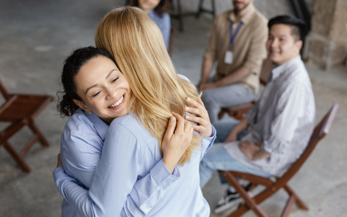 O AA virtual facilitou a chegada delas: Mulheres são 5% em reuniões presenciais e 49% nos grupos on-line