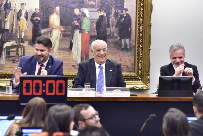 PEC da Anistia abre brecha para acabar com cota de candidaturas de mulheres