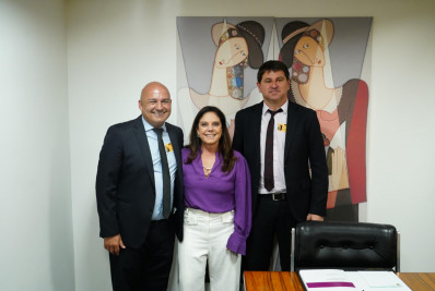 Prefeito de São Pedro da Aldeia leva 'mochila de projetos' para Brasília