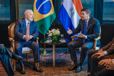 Em reunião com presidente do Paraguai, Lula conversa sobre Ponte da Integração