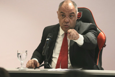Comissão jurídica do Flamengo arquiva pedido de suspensão contra Braz por agressão a torcedor