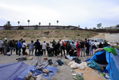 México endurece medidas para evitar passagem de migrantes em trens de carga