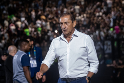 Após empate, técnico Ramón Díaz volta a pedir apoio da torcida: 'O Vasco está competindo''