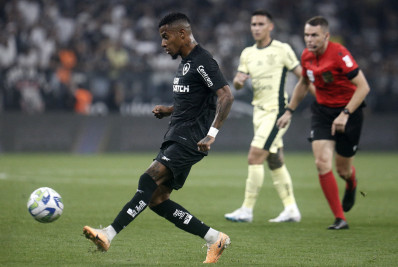 Tchê Tchê mantém os pés no chão após nova derrota do Botafogo, mas diz: 'Liga o sinal de alerta'