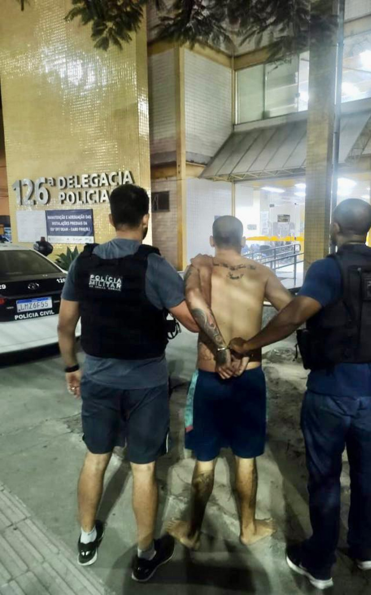 Suspeito foi localizado na comunidade Rainha da Sucata, em Cabo Frio - Divulgação / Polícia Militar