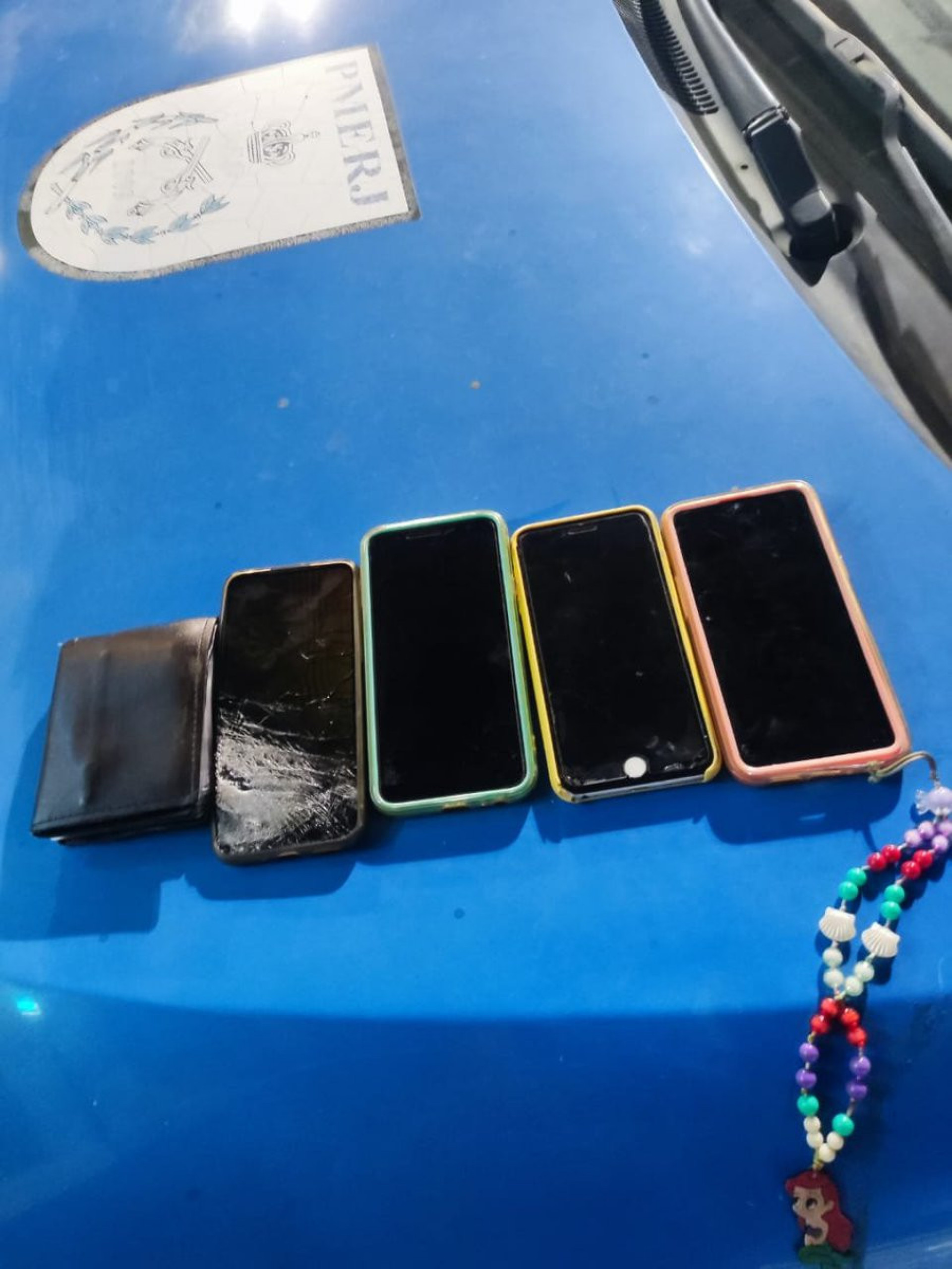 Celulares apreendidos com os suspeitos em Campo Grande, na Zona Oeste