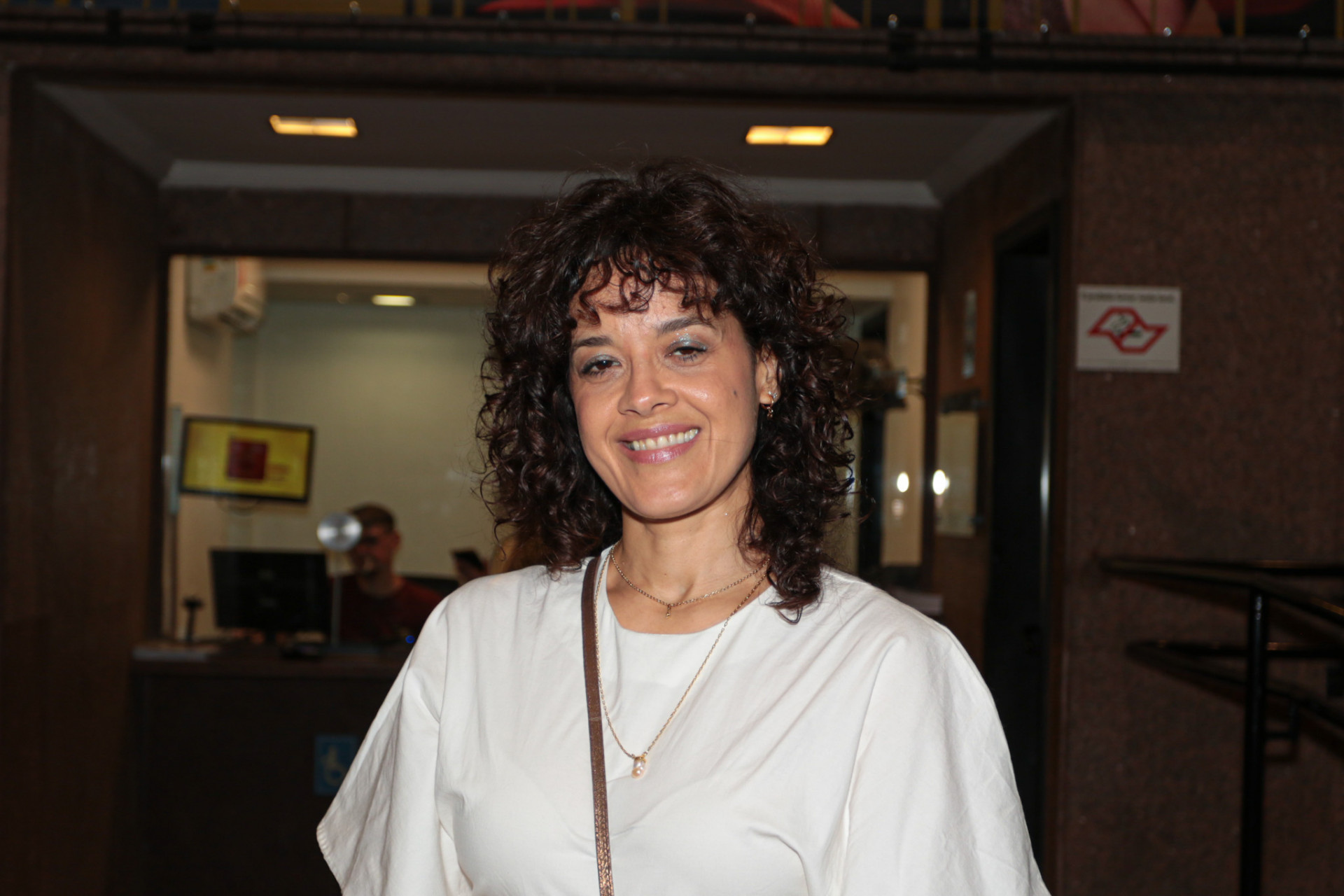 Maeve Jinkings - Van Campos / Agnews