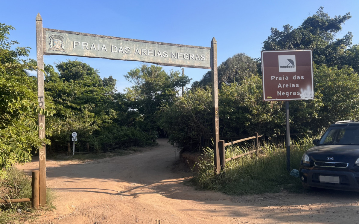Prática abusiva de flanelinhas preocupa turistas em Rio das Ostras