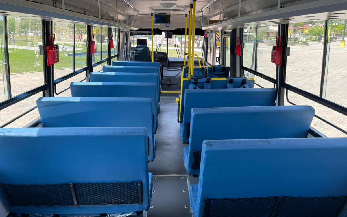 Nova frota de ônibus escolares