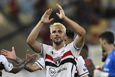 Após título, Calleri passará por cirurgia: 'Dei a vida, mesmo machucado'