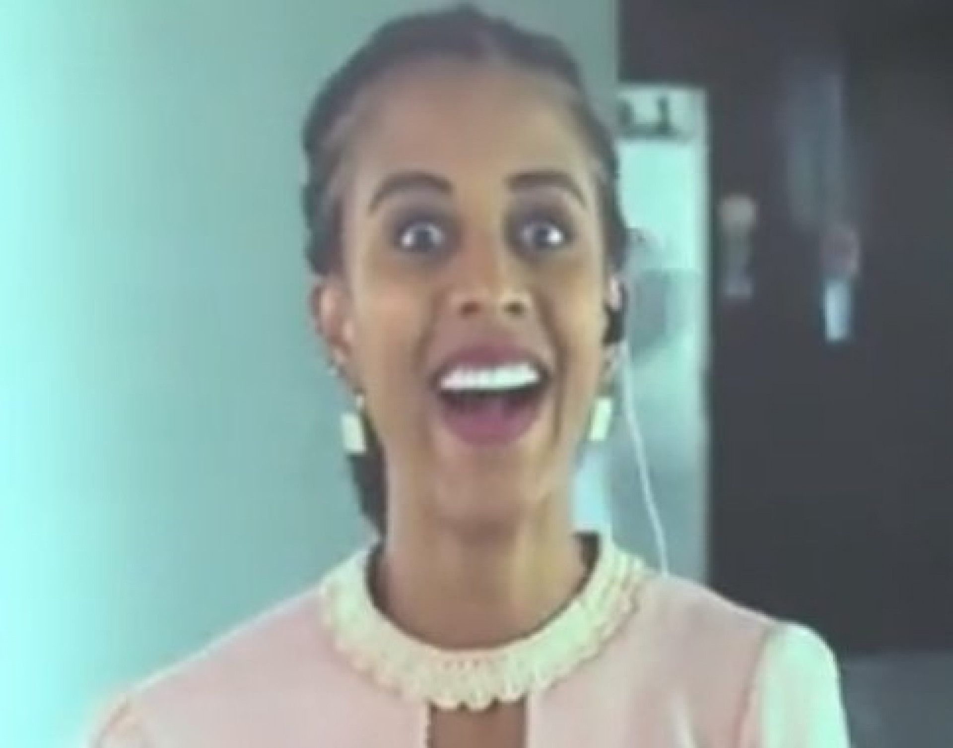 Reação de repórter Iasmin Costa viraliza - Reprodução