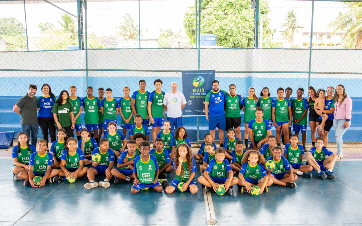 As atividades do Projeto Mais Handebol, fruto de uma parceria entre Prefeitura de Itaguaí, Fundação Vale e Associação Esporte para todos. - Foto: Italo Dornelles