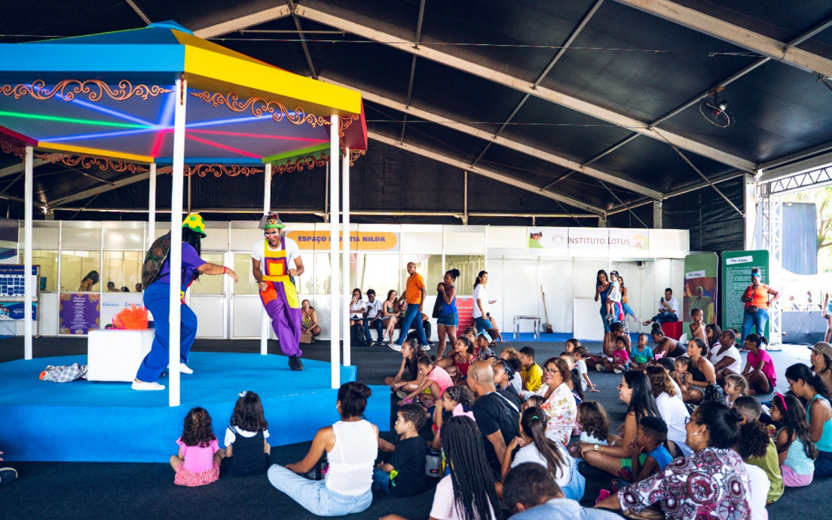 Crianças, jovens, adultos, e até mesmo os cães aproveitaram o clima festivo no Parque Natural do Gericinó