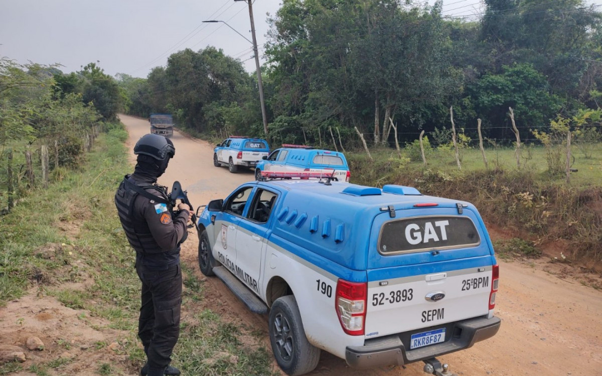 Na última quinta-feira (21), um grupo de 50 policiais militares também atuou em uma ação conjunta, mas em bairros de Cabo Frio.