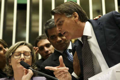 Juiz mantém denúncia contra Bolsonaro por incitação ao estupro de Maria do Rosário