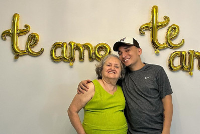 João Gomes presenteia avó com casa nova: 'Promessa de criança'