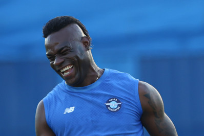 Ibrahimovic critica Balotelli, que responde com foto provocativa