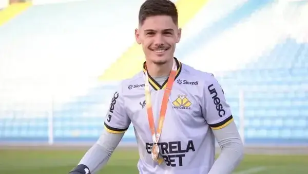 Fluminense mira a contratação de goleiro de clube da Série B