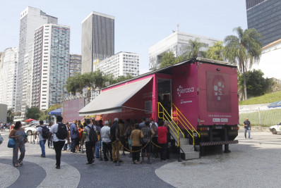 'Serasa na Estrada' renegocia dívidas até sábado no Largo da Carioca
