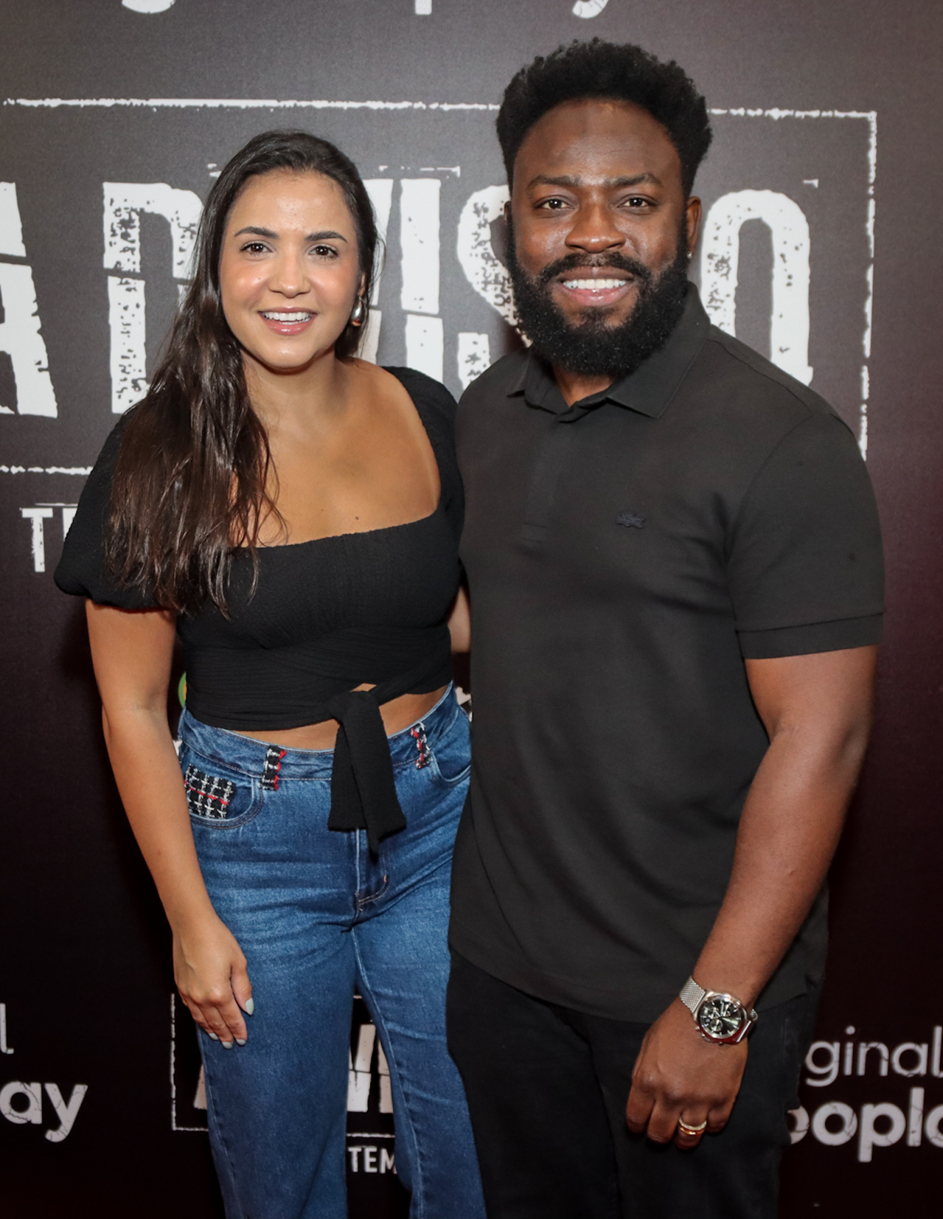 Douglas Silva com a mulher, Carolina Brito, no lançamento da terceira temporada de 'A Divisão' - Victor Chapetta/ Agnews