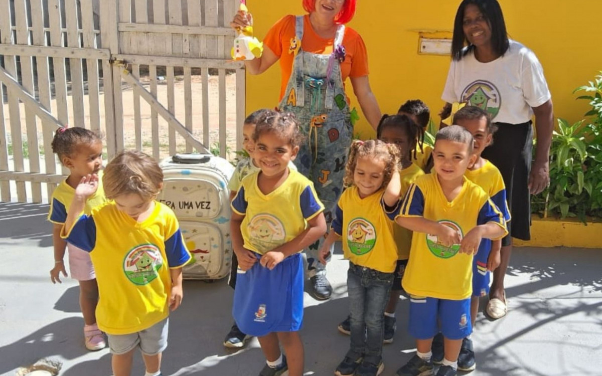 Contação de histórias na Casa Creche